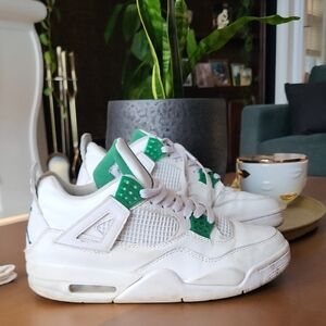 retro jordans women  White and Green Sneakers